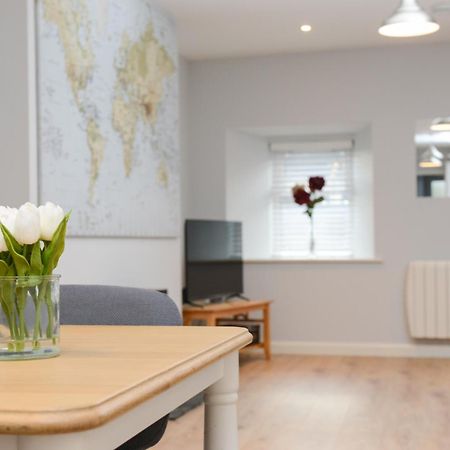 The Red Keep Fab Location - Two Bed - Two Bathrooms -Townhouse غالواي المظهر الخارجي الصورة