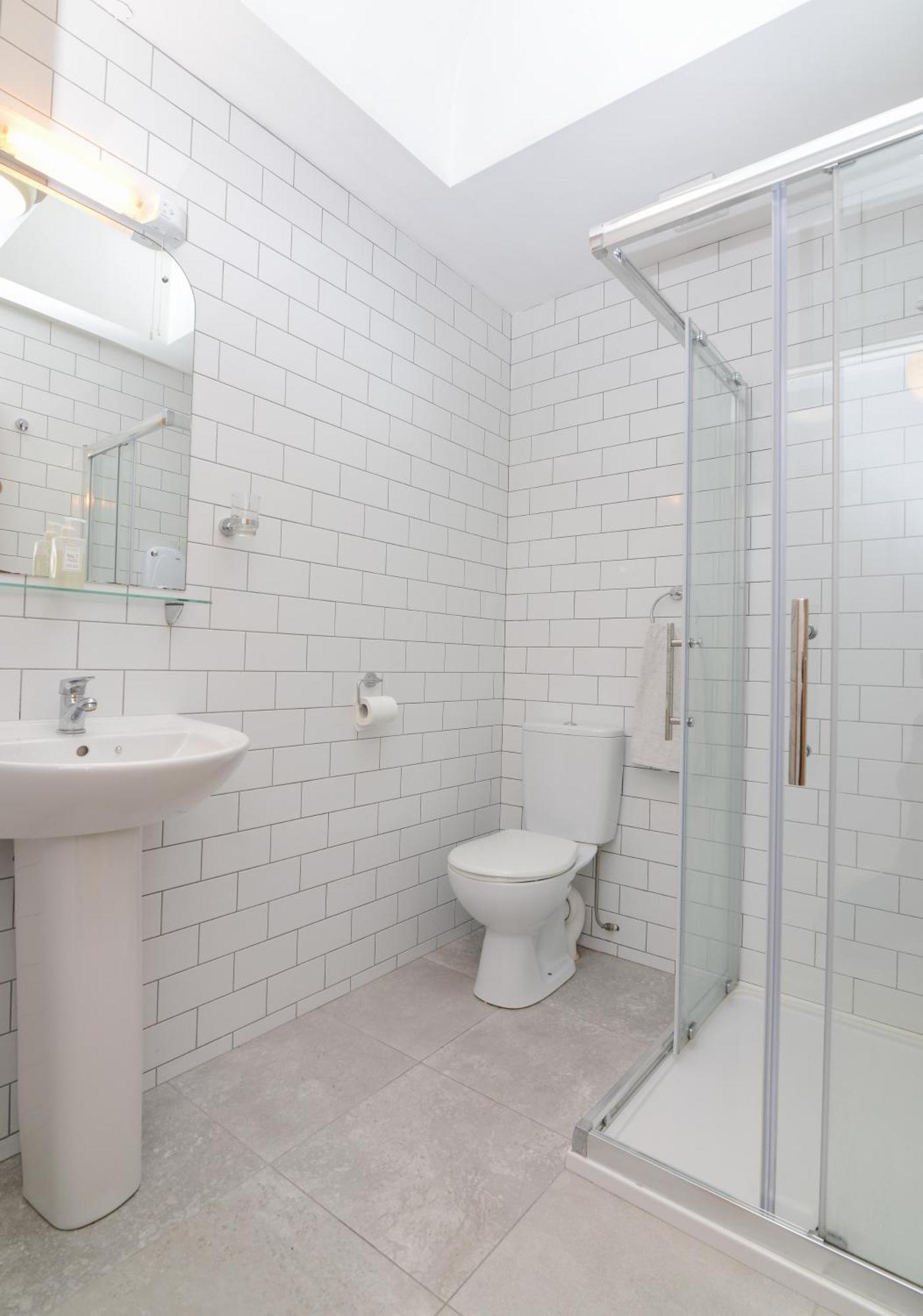 The Red Keep Fab Location - Two Bed - Two Bathrooms -Townhouse غالواي المظهر الخارجي الصورة