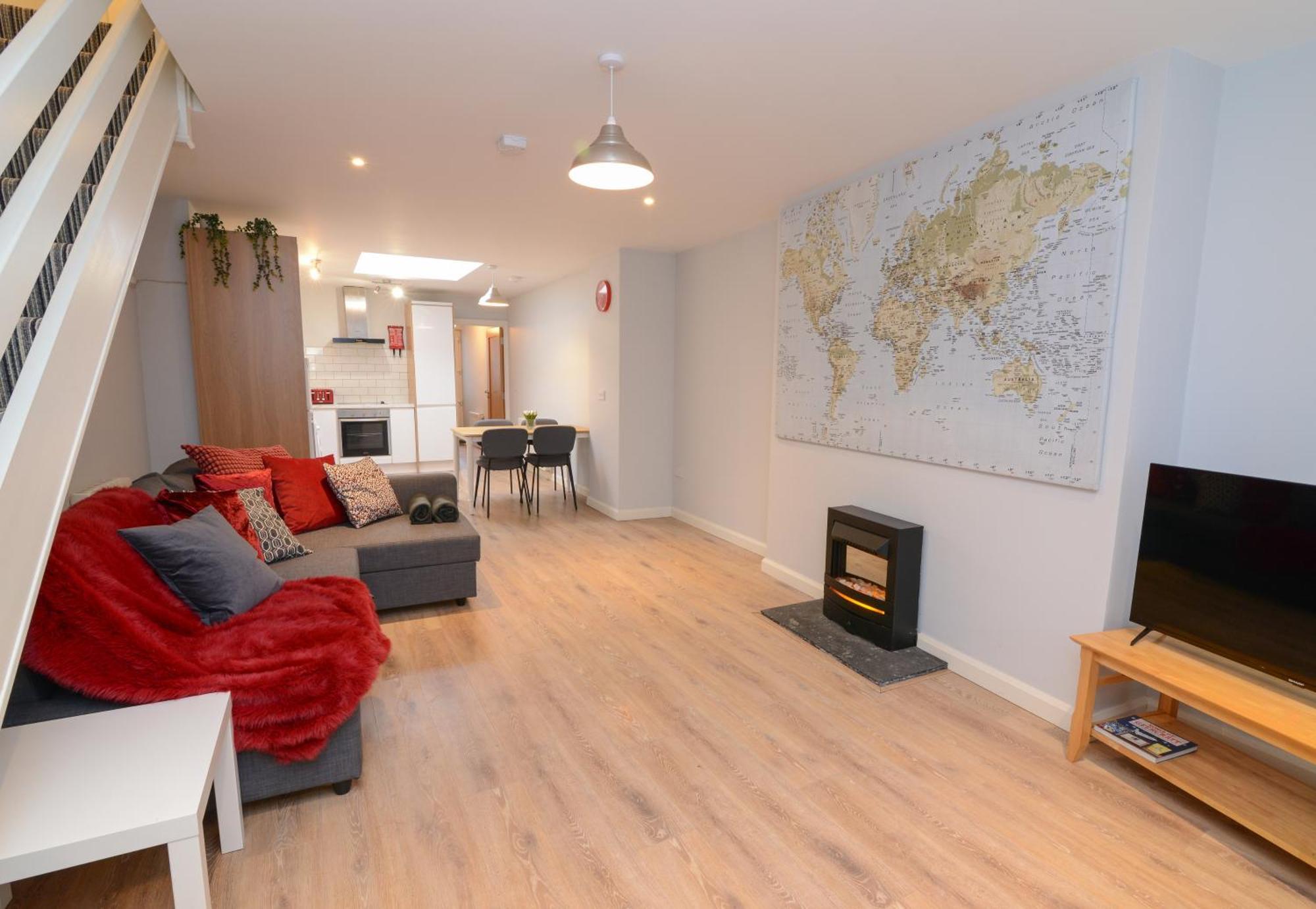 The Red Keep Fab Location - Two Bed - Two Bathrooms -Townhouse غالواي المظهر الخارجي الصورة