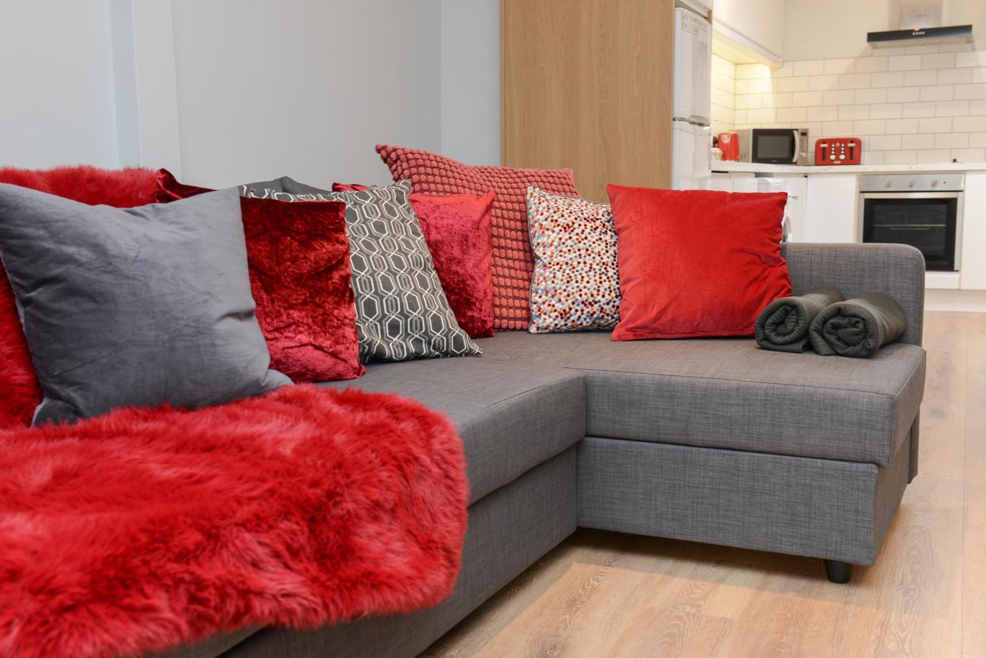 The Red Keep Fab Location - Two Bed - Two Bathrooms -Townhouse غالواي المظهر الخارجي الصورة